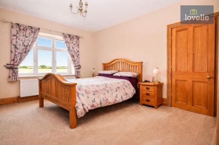 4 bedroom Detached house for sale in Main Road, Grainthorpe, LN11