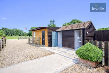 4 bedroom Detached house for sale in Main Road, Grainthorpe, LN11