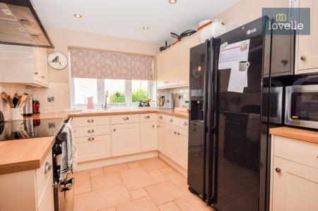 4 bedroom Detached house for sale in Main Road, Grainthorpe, LN11