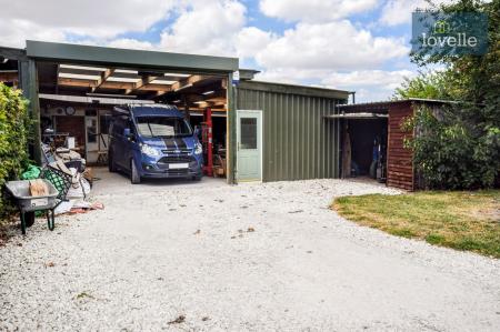 4 bedroom Detached house for sale in Main Road, Grainthorpe, LN11