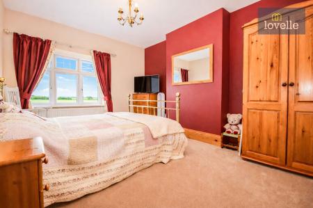 4 bedroom Detached house for sale in Main Road, Grainthorpe, LN11