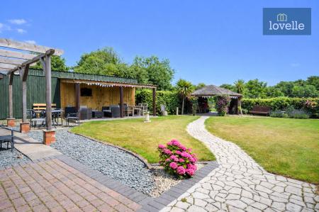 4 bedroom Detached house for sale in Main Road, Grainthorpe, LN11