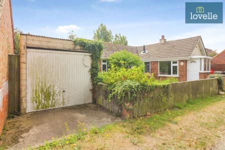 2 bedroom Detached bungalow for sale in Bank End, North Somercotes, LN11
