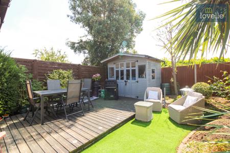 2 bedroom Semi-detached house for sale in Alexander Drive, Louth, LN11