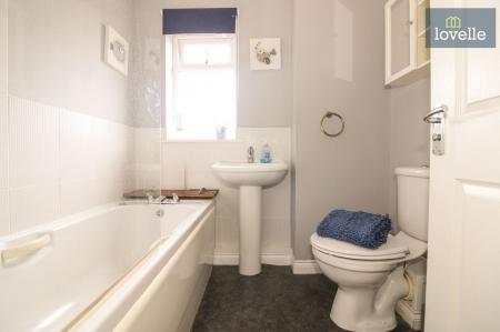 4 bedroom Detached house for sale in Bolle Road, Louth, LN11