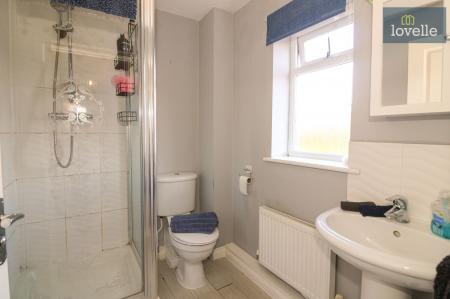 4 bedroom Detached house for sale in Bolle Road, Louth, LN11