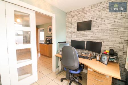 4 bedroom Detached house for sale in Bolle Road, Louth, LN11