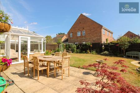 4 bedroom Detached house for sale in Eresbie Road, Louth, LN11
