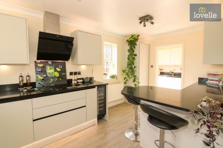 4 bedroom Detached house for sale in Eresbie Road, Louth, LN11