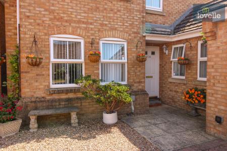 4 bedroom Detached house for sale in Eresbie Road, Louth, LN11