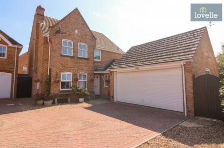4 bedroom Detached house for sale in Eresbie Road, Louth, LN11