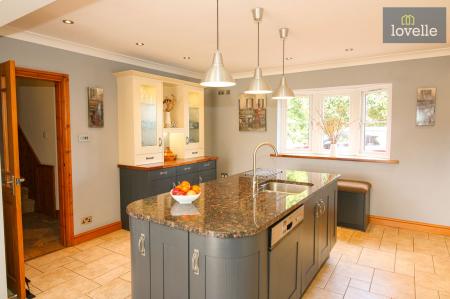 4 bedroom Detached house for sale in South View Lane, South Cockerington, LN11