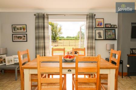 4 bedroom Detached house for sale in South View Lane, South Cockerington, LN11