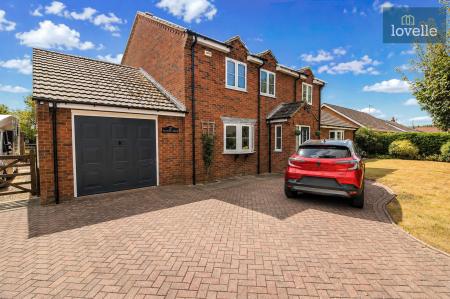 4 bedroom Detached house for sale in South View Lane, South Cockerington, LN11