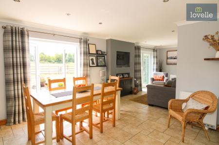 4 bedroom Detached house for sale in South View Lane, South Cockerington, LN11