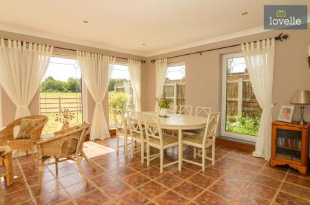 4 bedroom Detached house for sale in South View Lane, South Cockerington, LN11