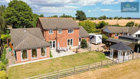 4 bedroom Detached house for sale in South View Lane, South Cockerington, LN11