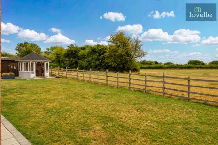 4 bedroom Detached house for sale in South View Lane, South Cockerington, LN11