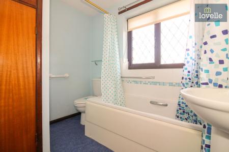 3 bedroom End of terrace house for sale in Dove Close, Louth, LN11