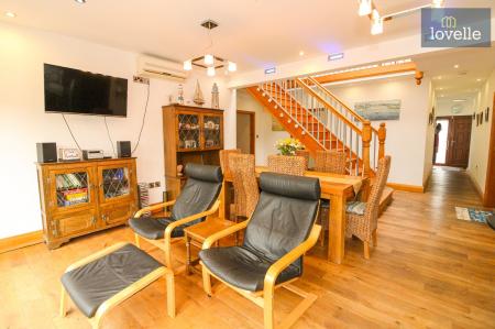 5 bedroom Detached house for sale in Conisholme Road, North Somercotes, LN11