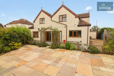 5 bedroom Detached house for sale in Conisholme Road, North Somercotes, LN11