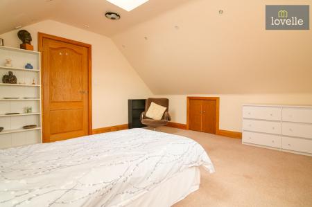 5 bedroom Detached house for sale in Conisholme Road, North Somercotes, LN11