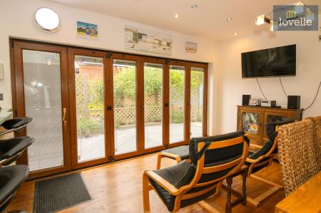5 bedroom Detached house for sale in Conisholme Road, North Somercotes, LN11