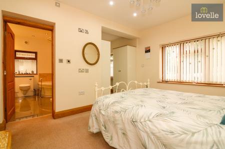 5 bedroom Detached house for sale in Conisholme Road, North Somercotes, LN11