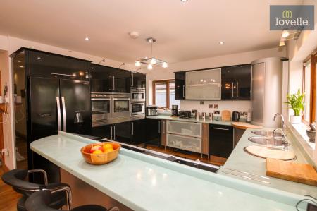 5 bedroom Detached house for sale in Conisholme Road, North Somercotes, LN11