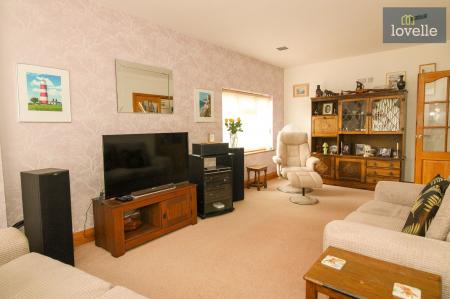5 bedroom Detached house for sale in Conisholme Road, North Somercotes, LN11