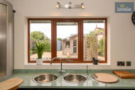 5 bedroom Detached house for sale in Conisholme Road, North Somercotes, LN11