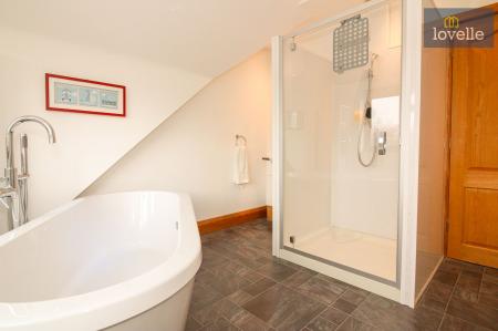 5 bedroom Detached house for sale in Conisholme Road, North Somercotes, LN11