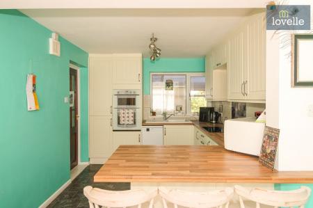 4 bedroom Semi-detached house for sale in Harewood Crescent, Louth, LN11