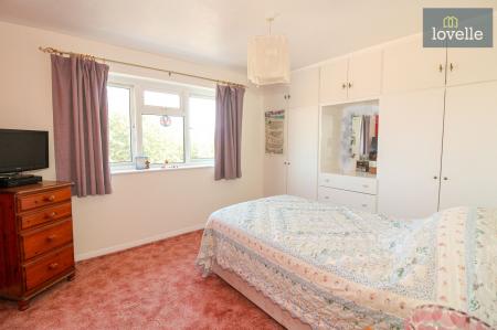 4 bedroom Semi-detached house for sale in Harewood Crescent, Louth, LN11