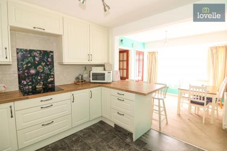 4 bedroom Semi-detached house for sale in Harewood Crescent, Louth, LN11
