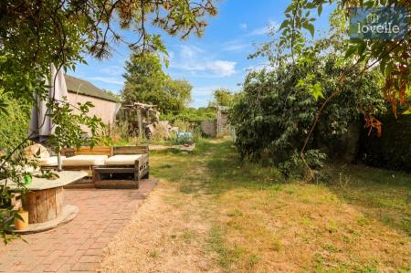 3 bedroom Semi-detached bungalow for sale in Mill Lane, Grainthorpe, LN11