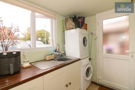 3 bedroom Semi-detached bungalow for sale in Mill Lane, Grainthorpe, LN11