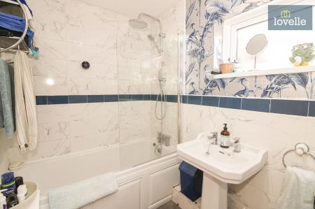 4 bedroom Detached house for sale in Butt Lane, Goulceby, LN11