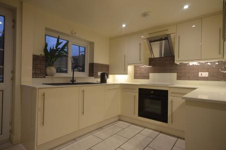 2 bedroom Terraced House to let in Leakes Row, Louth, LN11