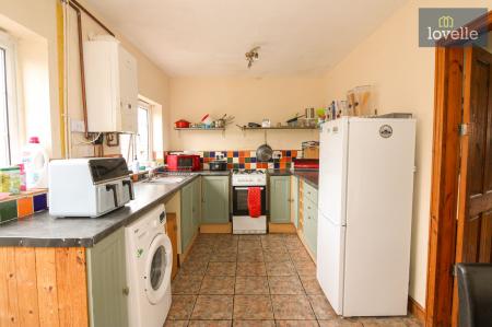 2 bedroom Terraced House for sale in High Holme Road, Louth, LN11