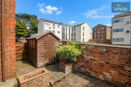 2 bedroom Semi-detached house for sale in Eastfield Road, Louth, LN11