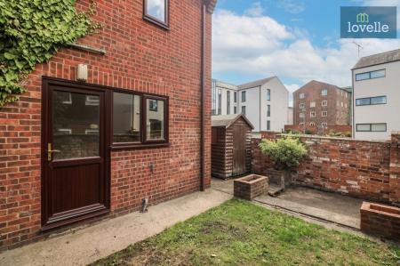 2 bedroom Semi-detached house for sale in Eastfield Road, Louth, LN11
