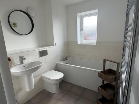 3 bedroom Detached house to let in Walnut Close, Louth, LN11