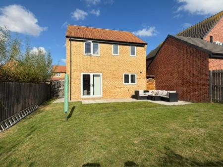3 bedroom Detached house to let in Walnut Close, Louth, LN11
