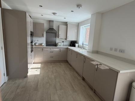 3 bedroom Detached house to let in Walnut Close, Louth, LN11