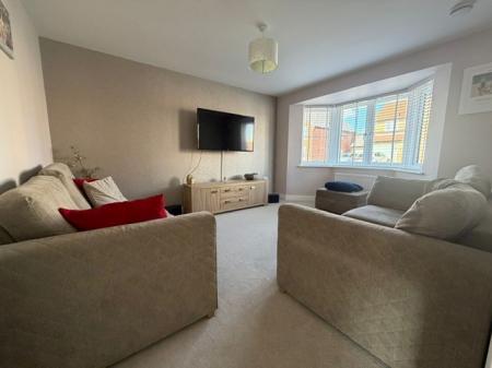 3 bedroom Detached house to let in Walnut Close, Louth, LN11