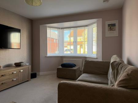 3 bedroom Detached house to let in Walnut Close, Louth, LN11