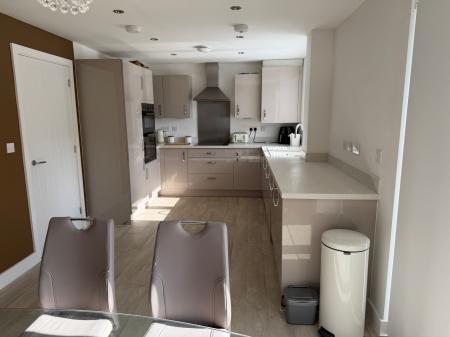 3 bedroom Detached house to let in Walnut Close, Louth, LN11