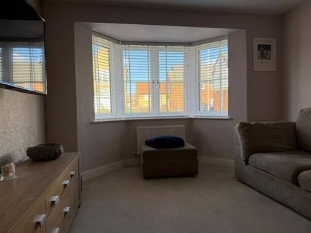 3 bedroom Detached house to let in Walnut Close, Louth, LN11