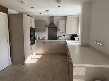 3 bedroom Detached house to let in Walnut Close, Louth, LN11